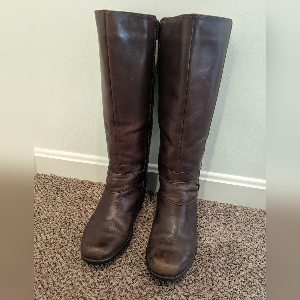 💕💕Clarks brown leather upper boots size 9